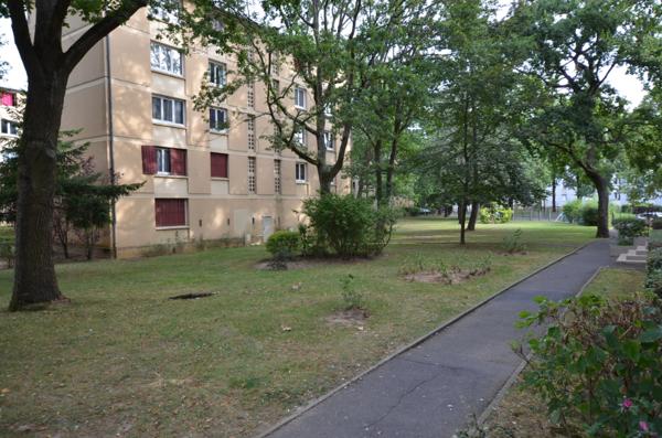 Appartement Sainte Genevieve Des Bois 4 pièce(s) 66 m²