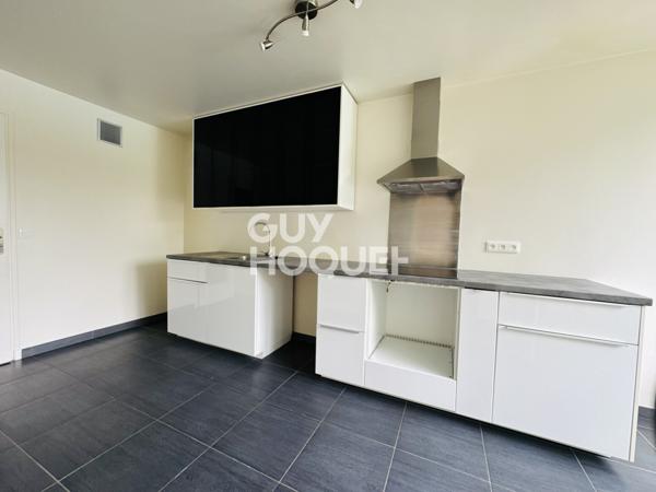 CORMONTREUIL - VIEUX CORMONTREUIL- A VENDRE - Appartement de type 5 avec balcon et cave