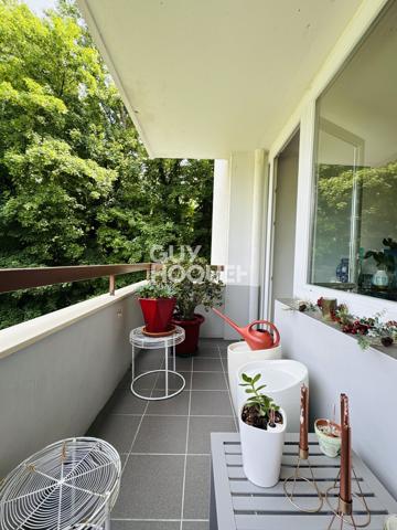 CORMONTREUIL - VIEUX CORMONTREUIL- A VENDRE - Appartement de type 5 avec balcon et cave