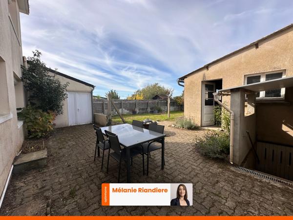 Maison familiale 4 chambres avec jardin et dépendances – Noyant-Villages