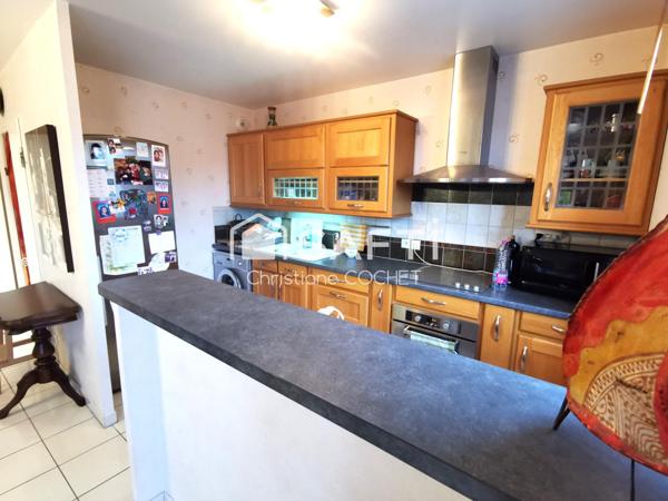 Secteur tranquille, commerces de proximité, bus en 15 minutes de la gare