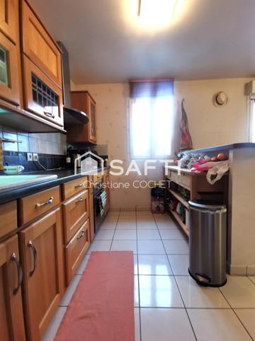 Secteur tranquille, commerces de proximité, bus en 15 minutes de la gare