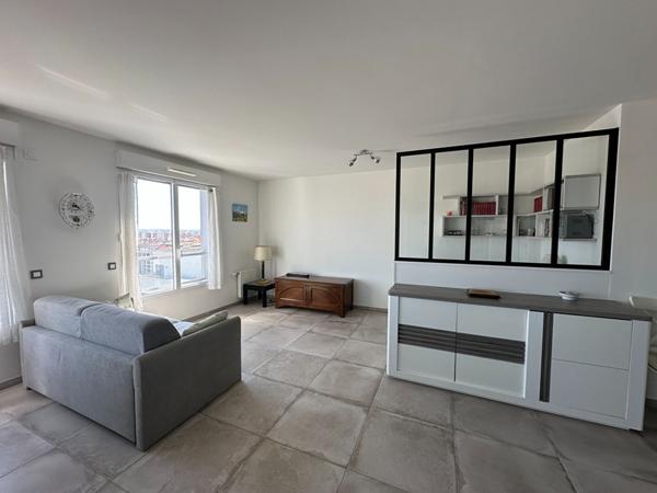 Appartement T4  deux chambres, Villeurbanne coeur Gratte ciel, 89.85m2, Terrasse, Garage,