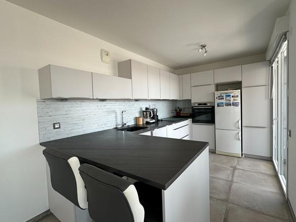 Appartement T4  deux chambres, Villeurbanne coeur Gratte ciel, 89.85m2, Terrasse, Garage,