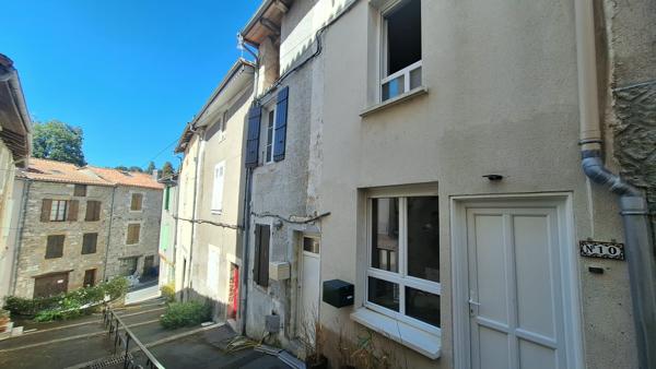 Maison
         3 pièces
        - 62 m² 44 000 € *