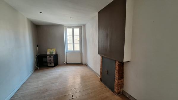 Maison
         3 pièces
        - 62 m² 44 000 € *