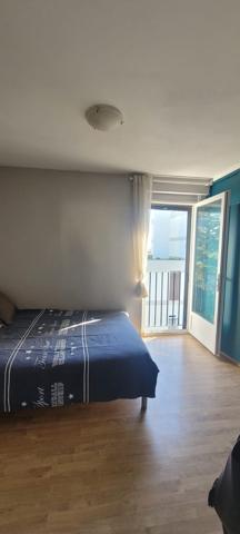 BEAU T2/CABINE AVEC PARKING PRIVE ET TERRASSE