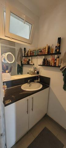 BEAU T2/CABINE AVEC PARKING PRIVE ET TERRASSE