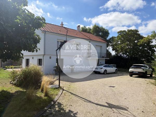 Vente                                                      Maison
                        
                     7 pièces                      191 m2                     à Saint-Julien-de-Concelles