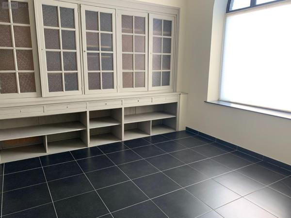 Bureaux à vendre à Bailleul dans le Nord (59270), ref : F30421