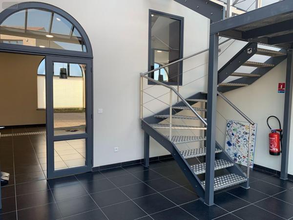 Bureaux à vendre à Bailleul dans le Nord (59270), ref : F30421