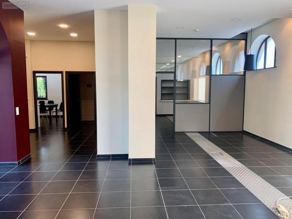 Bureaux à vendre à Bailleul dans le Nord (59270), ref : F30421