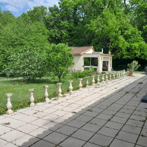 Maison à vendre 6 pièces AIGRE (16)