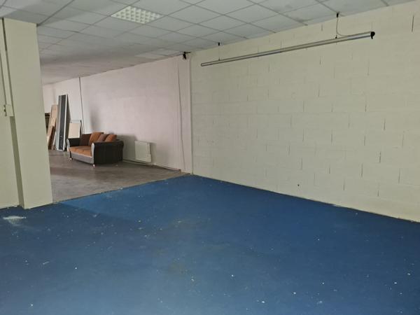 POTENTIEL EXCEPTIONNEL : Plateau de 210 m² + Sous-sol de 250 m²