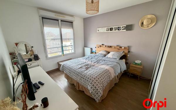 Appartement à vendre    4 pièces • 103 m2 Montigny-le-Bretonneux