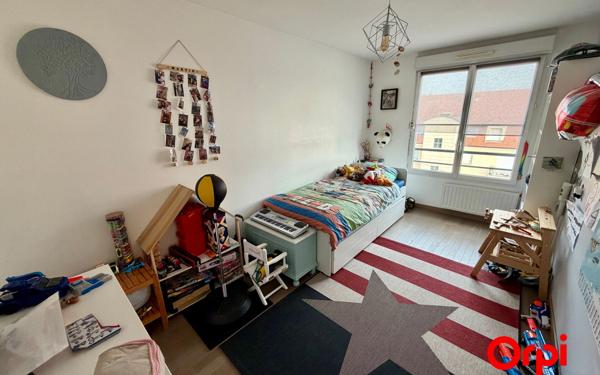 Appartement à vendre    4 pièces • 103 m2 Montigny-le-Bretonneux