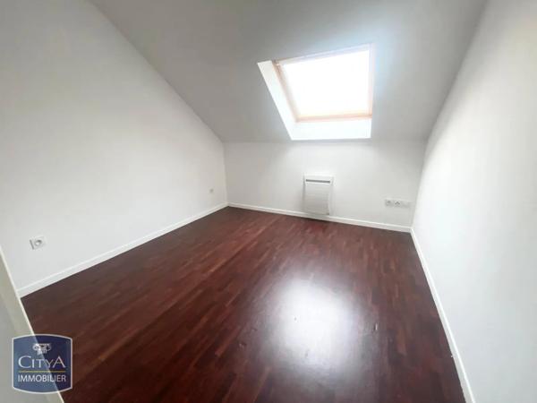 Appartement à louer 2 pièces 45.15m² Condé-sur-l'Escaut (59163)