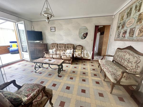 Maison
         6 pièces
        - 106 m² 254 500 € *