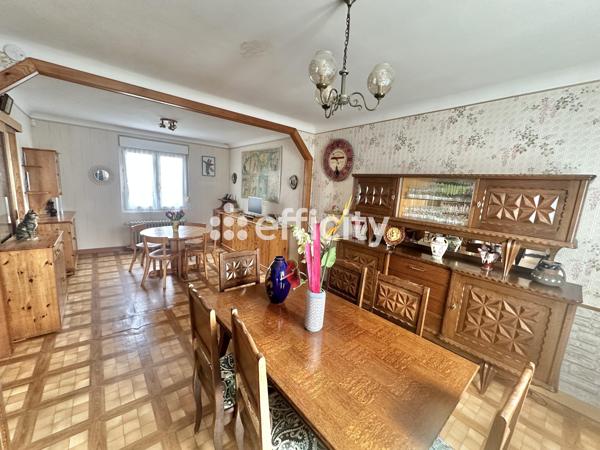 Maison
         6 pièces
        - 106 m² 254 500 € *