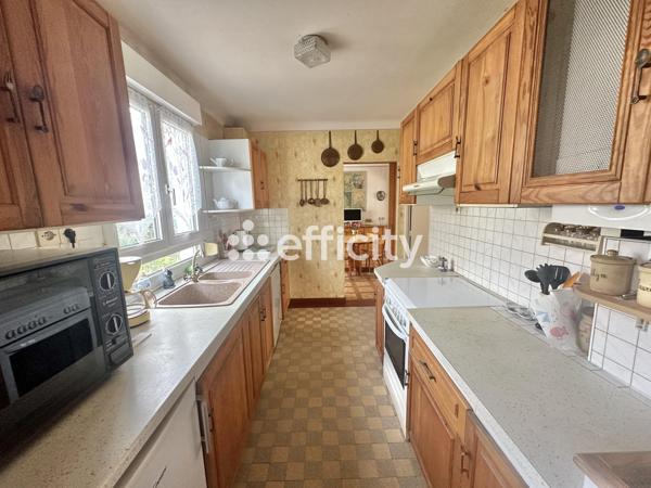 Maison
         6 pièces
        - 106 m² 254 500 € *