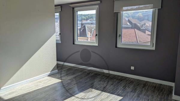 Vente                                                      Local commercial
                        
                     5 pièces                      173 m2                     à Hayange
