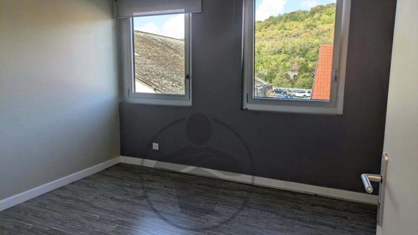 Vente                                                      Local commercial
                        
                     5 pièces                      173 m2                     à Hayange