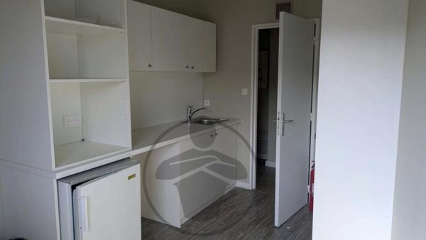 Vente                                                      Local commercial
                        
                     5 pièces                      173 m2                     à Hayange