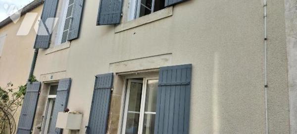 Dans le charmant bourg de Dampierre su Boutonne, à moins de 10 min d'Aulnay et 20 min de Saint ...