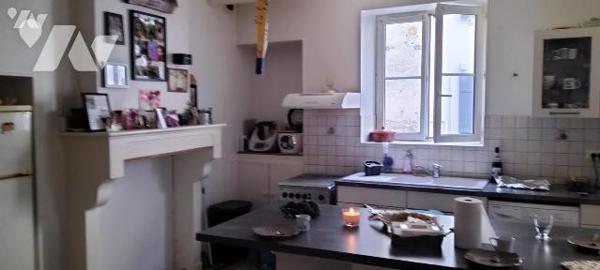 Dans le charmant bourg de Dampierre su Boutonne, à moins de 10 min d'Aulnay et 20 min de Saint ...