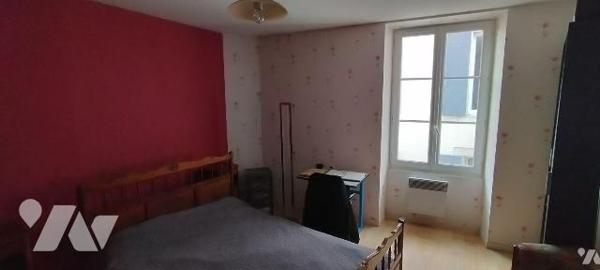 Dans le charmant bourg de Dampierre su Boutonne, à moins de 10 min d'Aulnay et 20 min de Saint ...