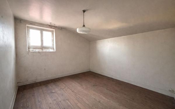 Appartement à vendre    2 pièces • 27,04 m2 Lyon 7