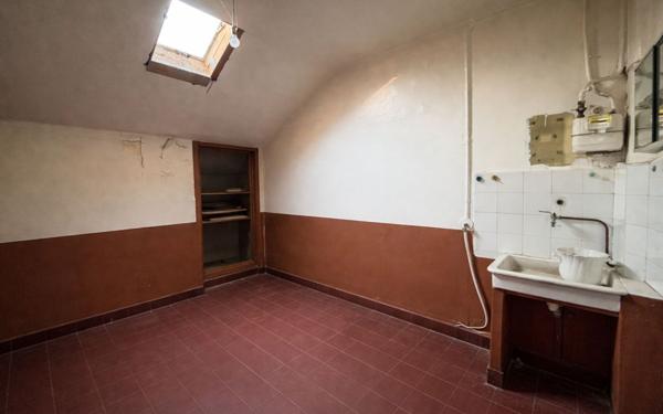 Appartement à vendre    2 pièces • 27,04 m2 Lyon 7