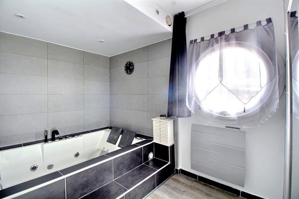 Perle Rare Triplex À VENDRE, 6 pièces, 162 m², Port de Cergy