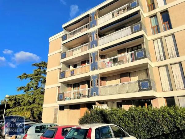 Appartement à louer 3 pièces 76.9m²