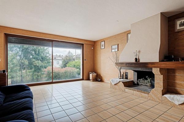 Pavillon proche RER E, écoles et commodités.