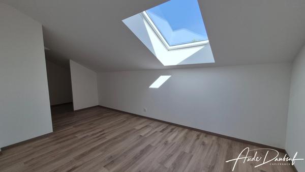 Attique T4 – 98 m² avec Terrasse, Verrière et Vue Panoramique – Axe Annecy / Genève