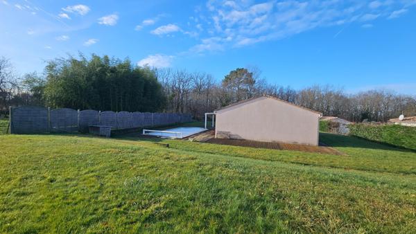 Maison 91m2 - 3 chambres - piscine - 2005 m2 de terrain