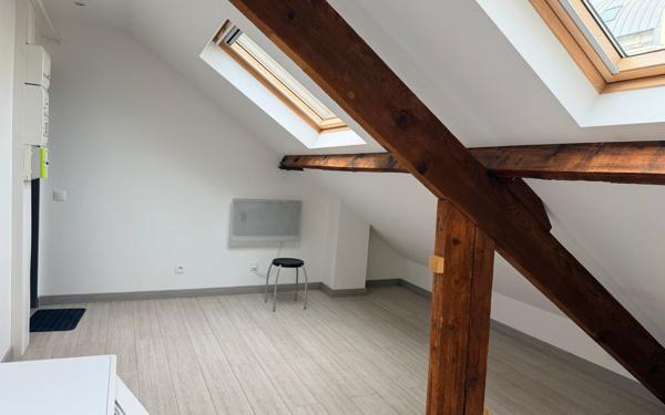 Appartement à louer    1 pièce • 10 m2 Montrouge