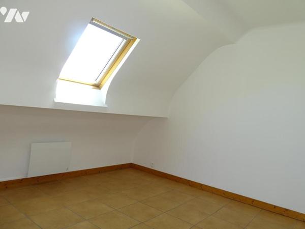 Maison divisée en 3 appartements à 250 m de la plage