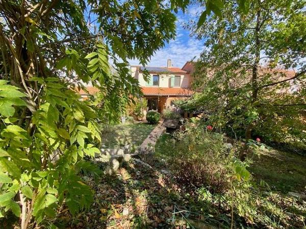Auch - Proche Leclerc, jolie maison 4 chambres sans travaux avec superbe jardin