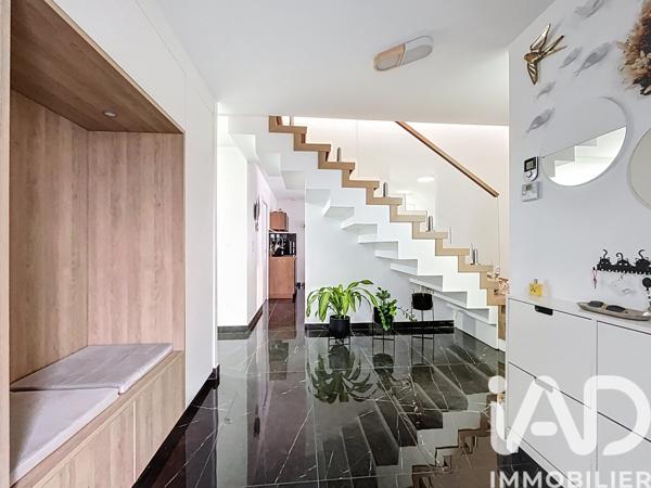 Maison à vendre 7 pièces 196 m² Saint-Fuscien