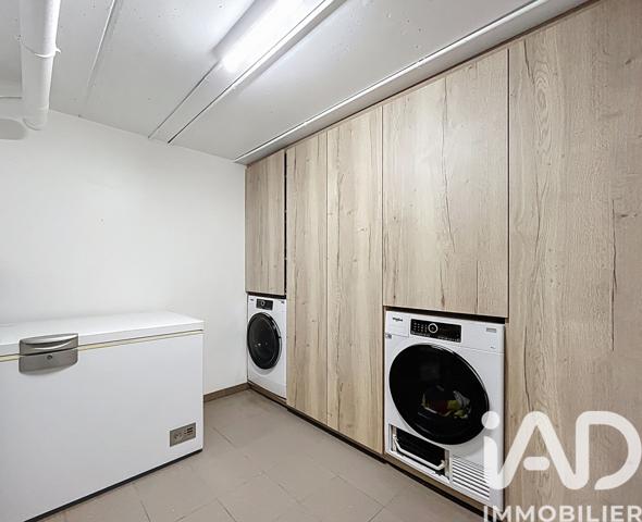 Maison à vendre 7 pièces 196 m² Saint-Fuscien