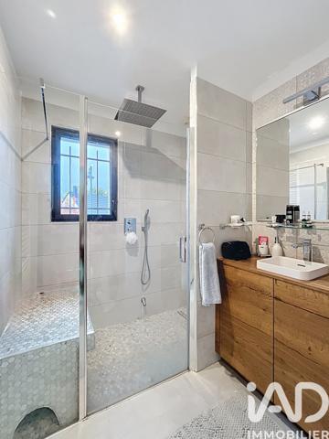 Maison à vendre 7 pièces 196 m² Saint-Fuscien