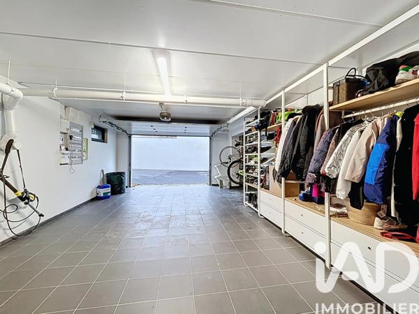 Maison à vendre 7 pièces 196 m² Saint-Fuscien