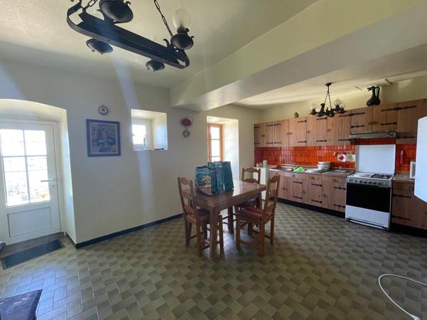 Rogliano (20247) Rare à la Vente : Ensemble Immobilier de Charme – Rogliano