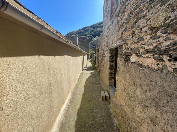 Rogliano (20247) Rare à la Vente : Ensemble Immobilier de Charme – Rogliano