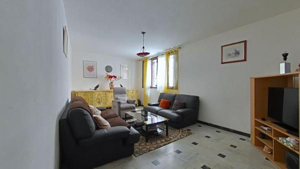 Maison de village à Ouveillan 8 pièces - 240 m² avec extèrieur