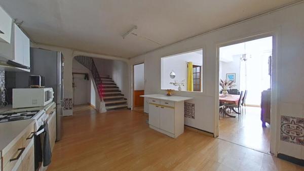 Maison de village à Ouveillan 8 pièces - 240 m² avec extèrieur