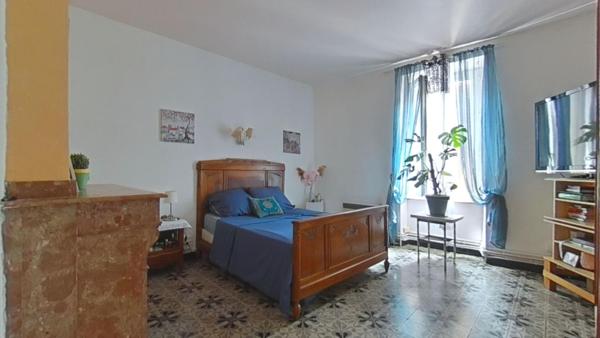 Maison de village à Ouveillan 8 pièces - 240 m² avec extèrieur