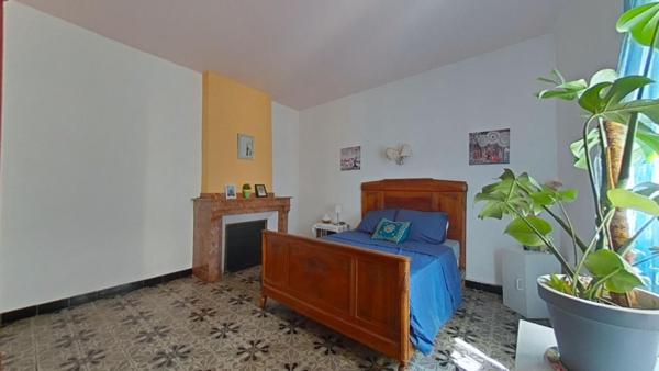 Maison de village à Ouveillan 8 pièces - 240 m² avec extèrieur